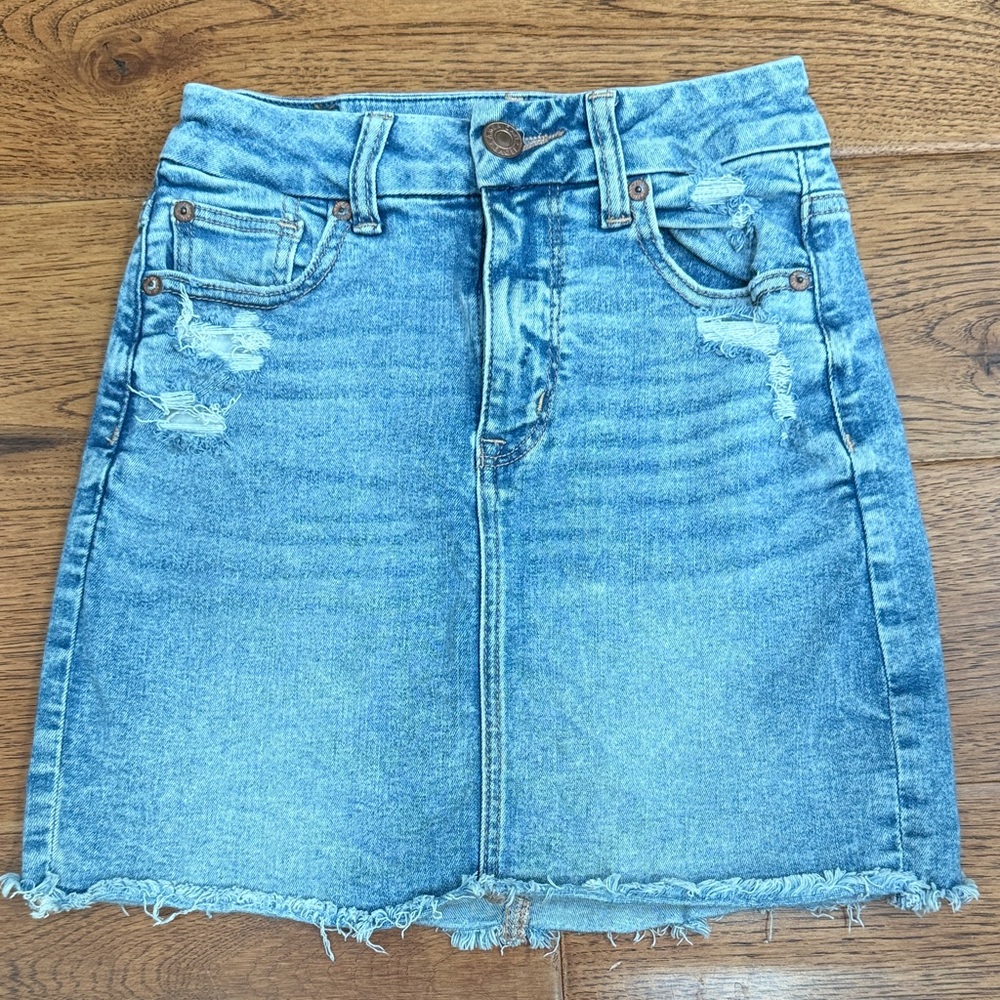 American Eagle Outfitters Light Blue Denim Mini Skirt, size 00